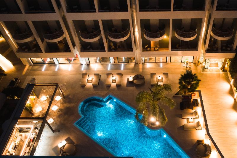 Flisvos Royal Hotel & Suites