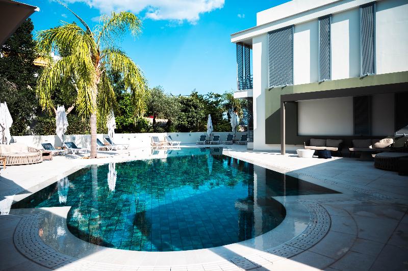 Flisvos Royal Hotel & Suites