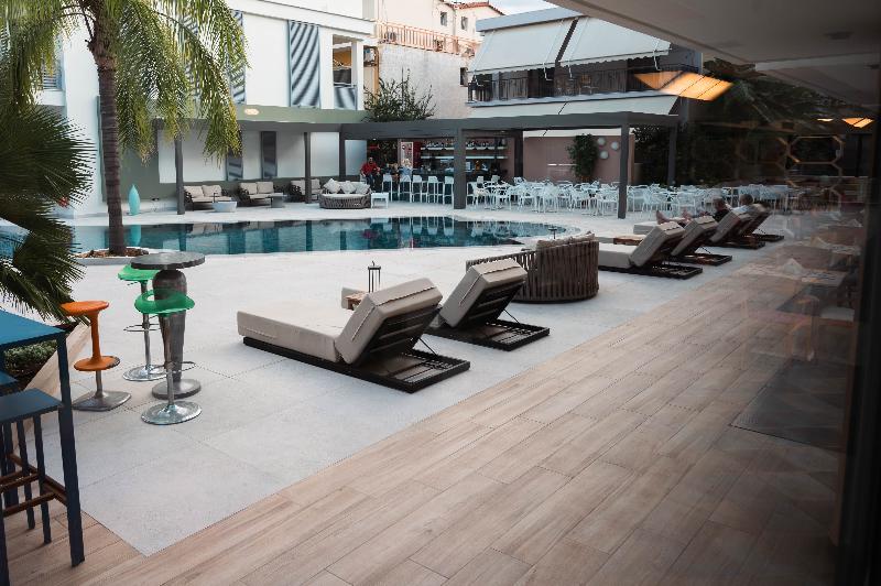 Flisvos Royal Hotel & Suites