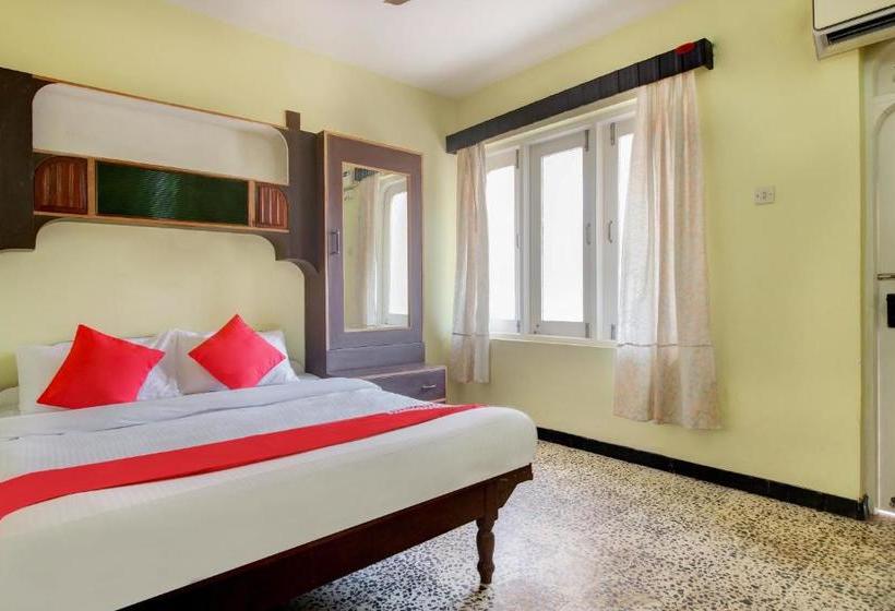 בית מלון כפרי Gaffinos Beach Resort