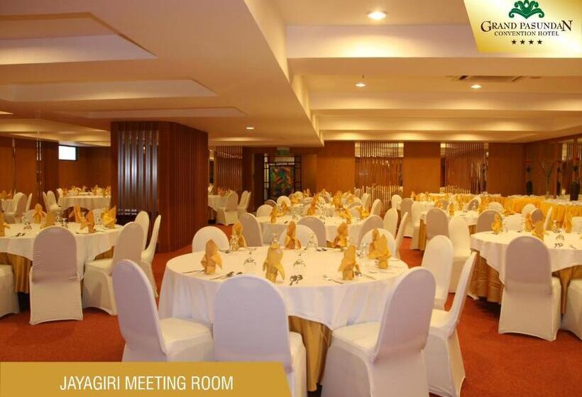 ホテル Grand Pasundan Convention
