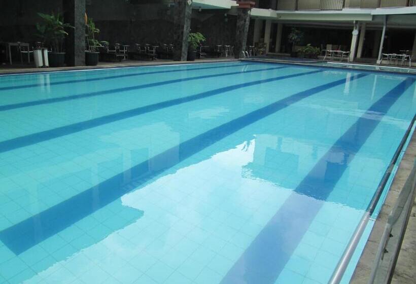 هتل Grand Pasundan Convention