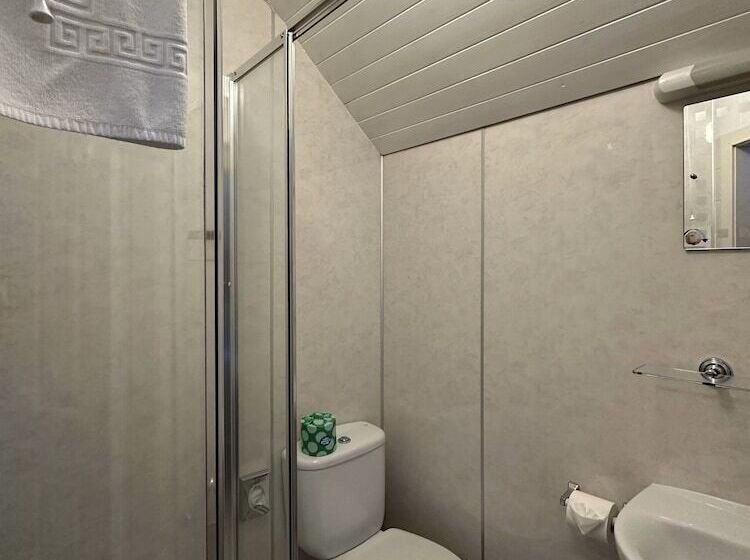 酒店 Guisachan Guest House