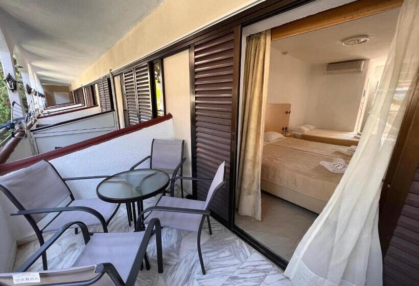 בית מלון כפרי Hanioti Grand Victoria