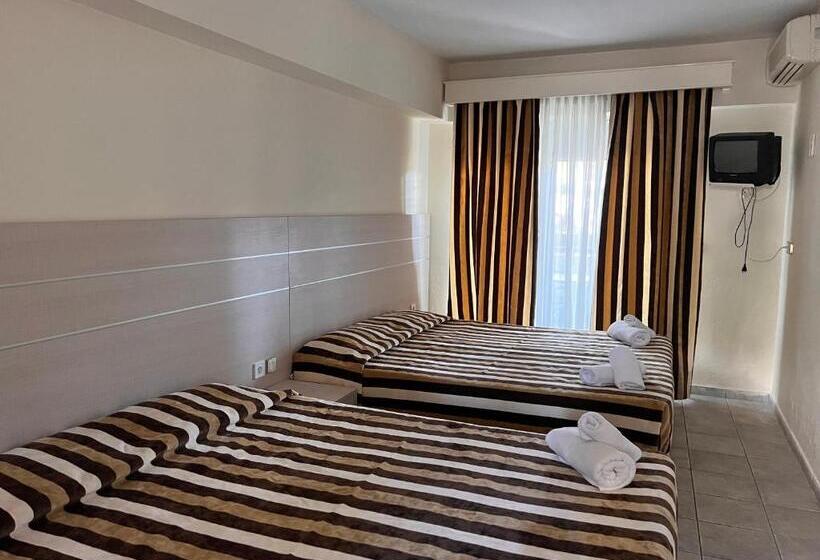 בית מלון כפרי Hanioti Grand Victoria