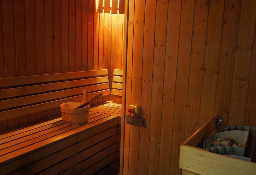 هتل Harbour Plaza 8 Degrees