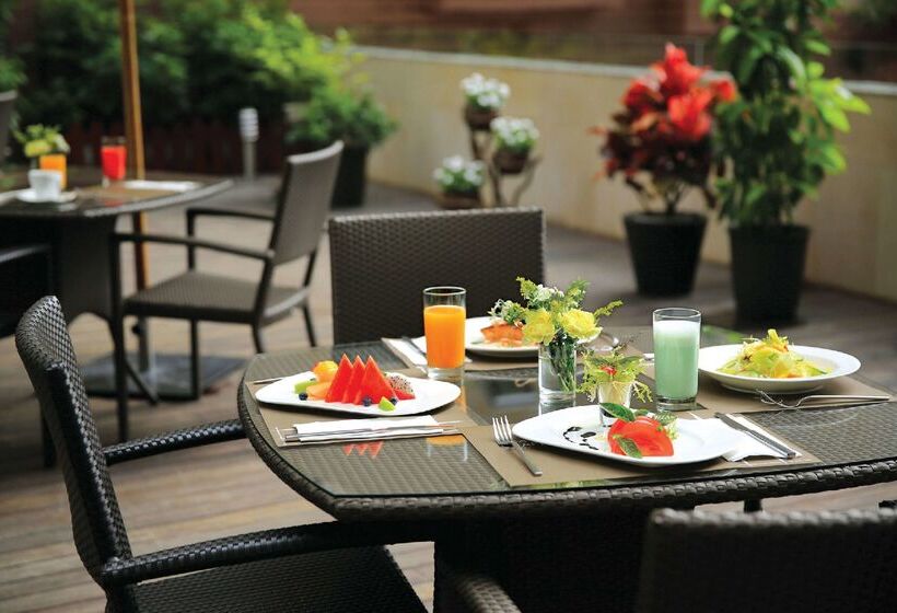 هتل Harbour Plaza 8 Degrees