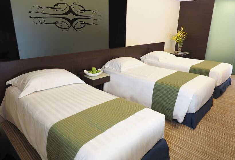 هتل Harbour Plaza 8 Degrees