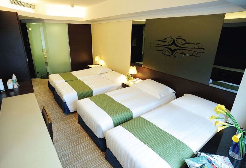 هتل Harbour Plaza 8 Degrees