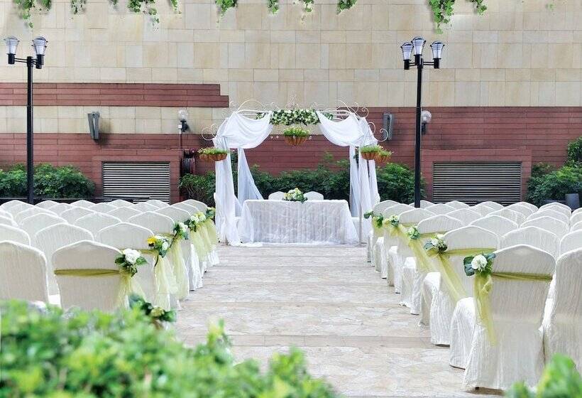 هتل Harbour Plaza 8 Degrees