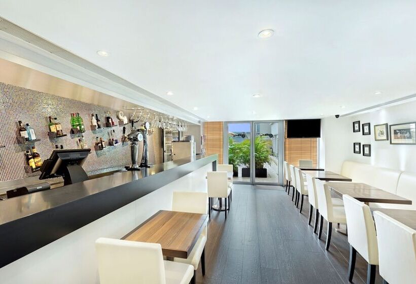 هتل Harbour Plaza 8 Degrees