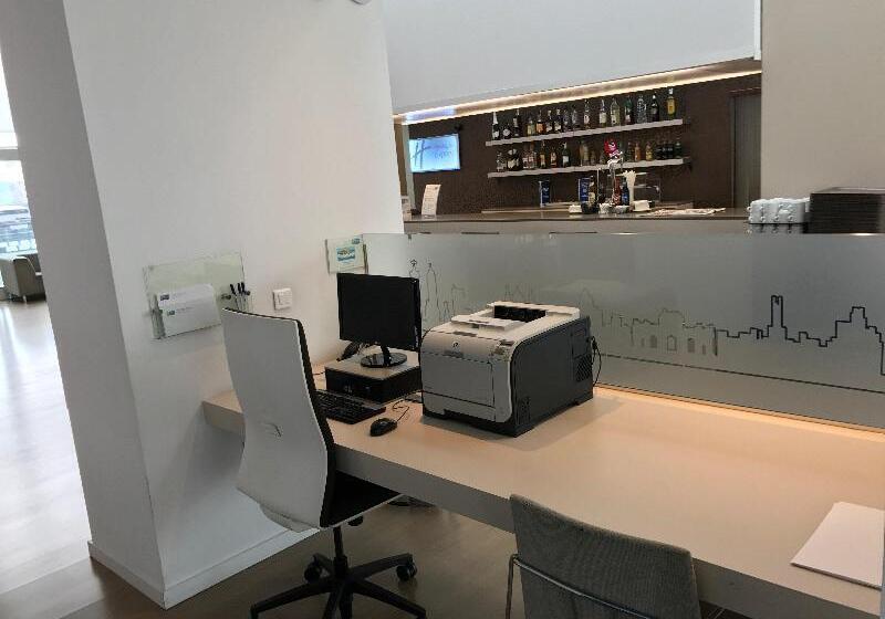 هتل Holiday Inn Express Madrid Leganes, An Ihg