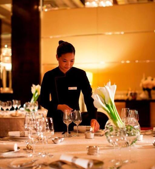 هتل Hong Kong Skycity Marriott