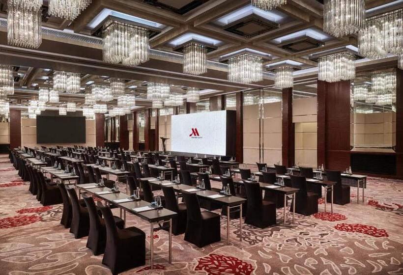 هتل Hong Kong Skycity Marriott