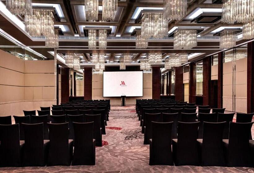 هتل Hong Kong Skycity Marriott