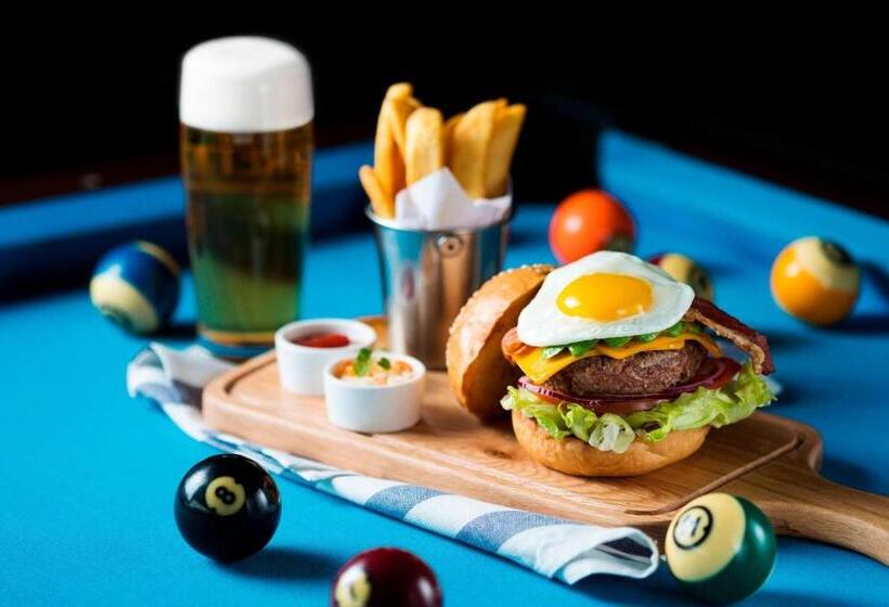 هتل Hong Kong Skycity Marriott