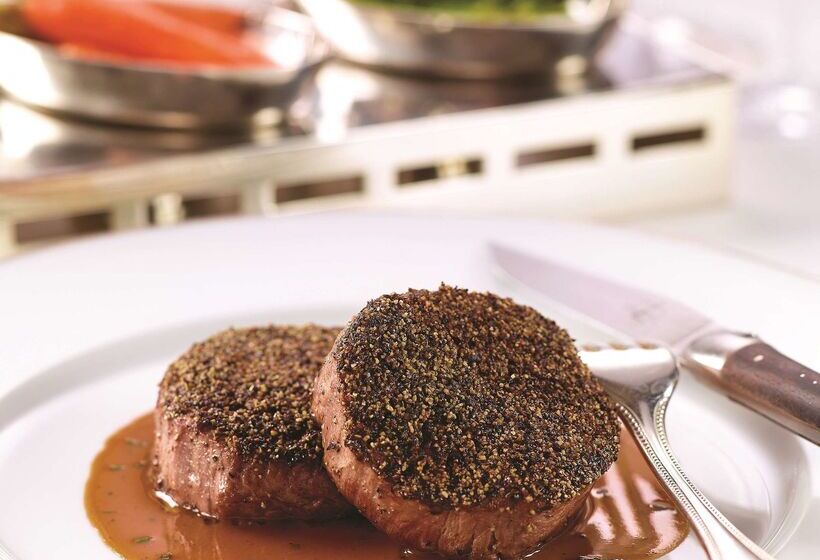 هتل Hyatt Regency Hong Kong, Tsim Sha Tsui