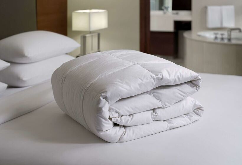 هتل Hyatt Regency Hong Kong, Tsim Sha Tsui