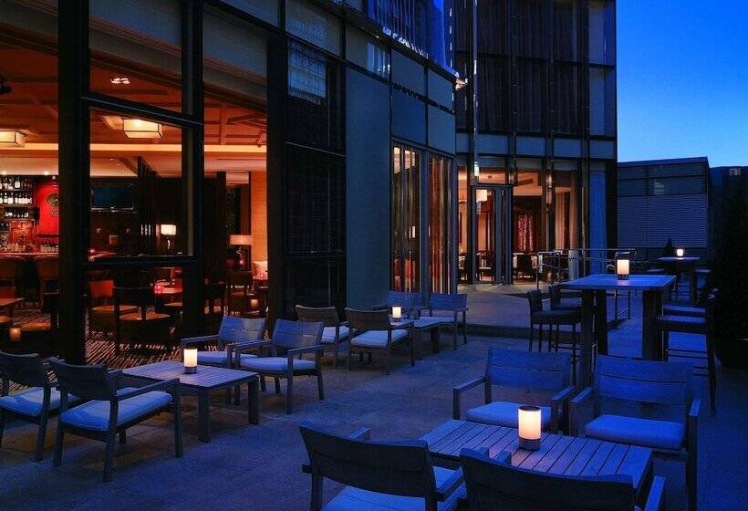 هتل Hyatt Regency Hong Kong, Tsim Sha Tsui