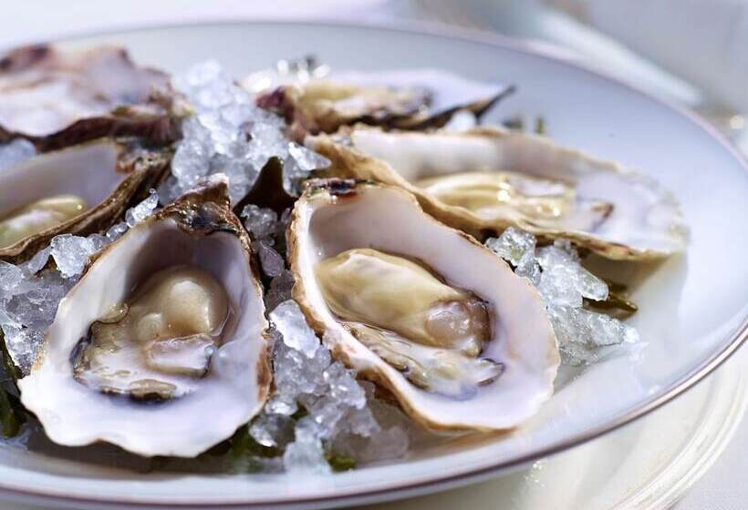 هتل Hyatt Regency Hong Kong, Tsim Sha Tsui