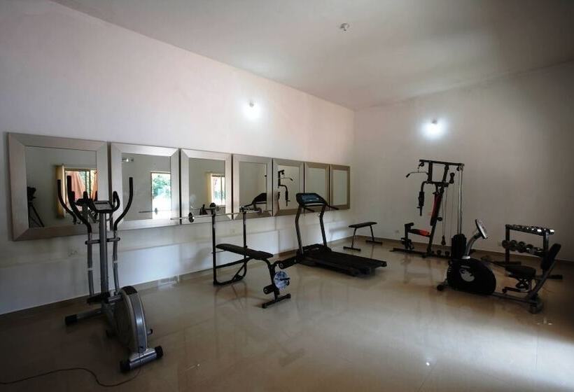 Отель Jayamahal Palace