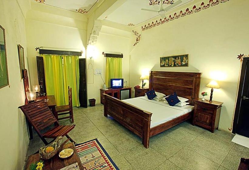 בית מלון כפרי Jhalamand Garh, Jodhpur