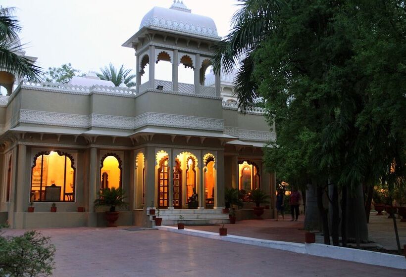 Hotel Jüsta Rajputana Resort & Convention Centre, Udaipur
