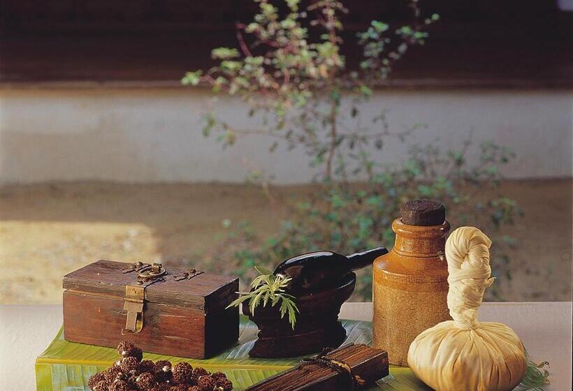 酒店 Kumarakom Lake Resort