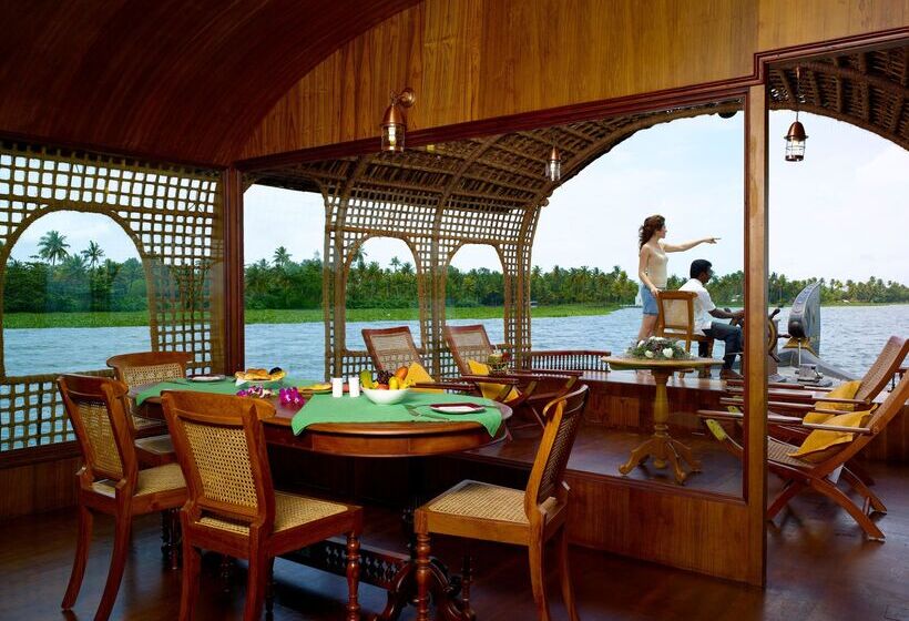 酒店 Kumarakom Lake Resort