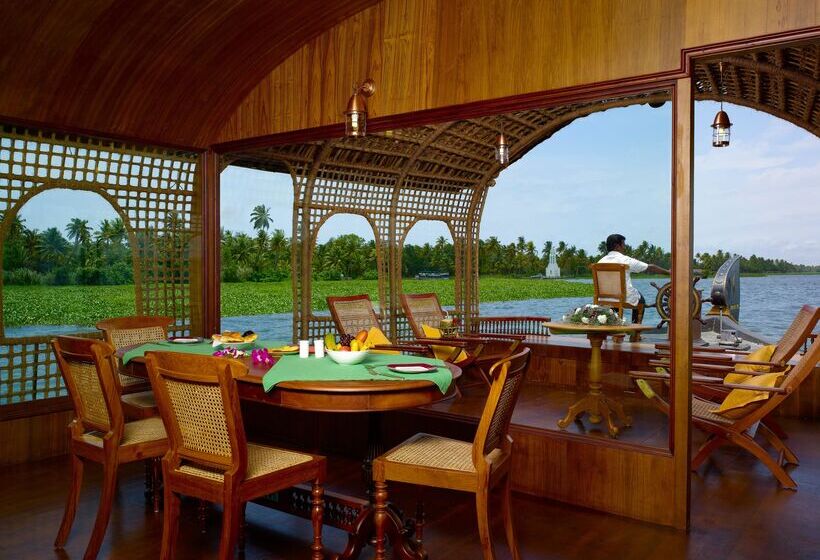 酒店 Kumarakom Lake Resort