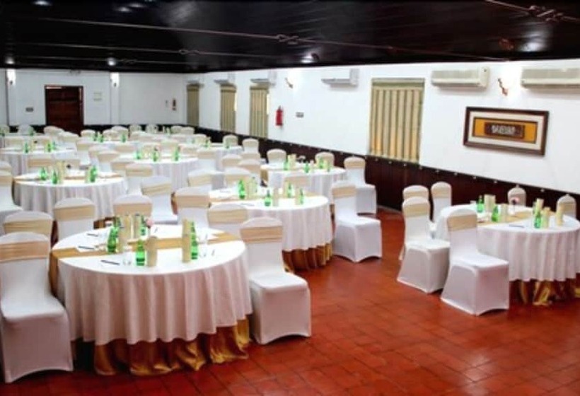 酒店 Kumarakom Lake Resort