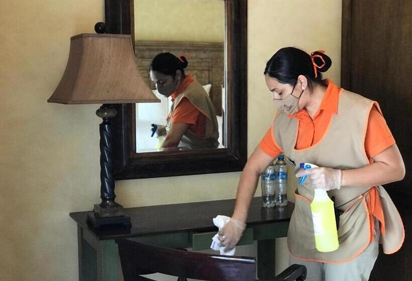 בית מלון כפרי La Mision Loreto