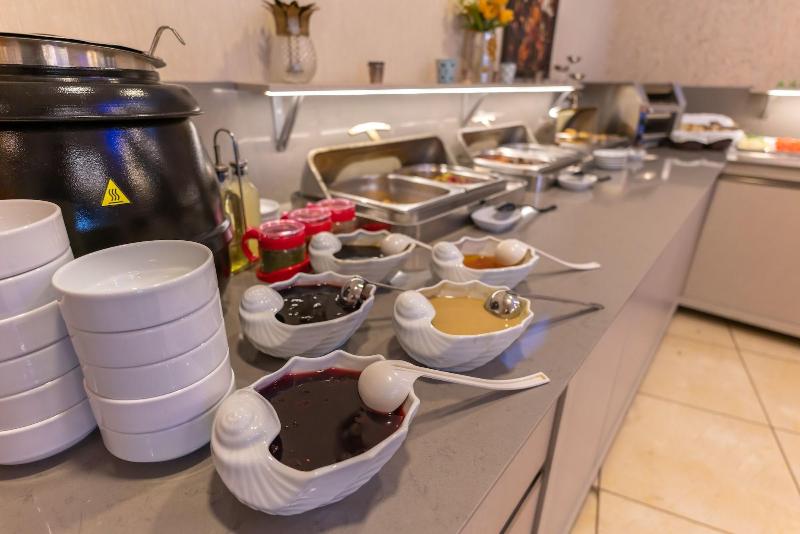 Hotel Lazz  By Ketenci