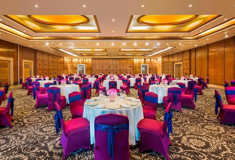 هتل Le Méridien Nagpur