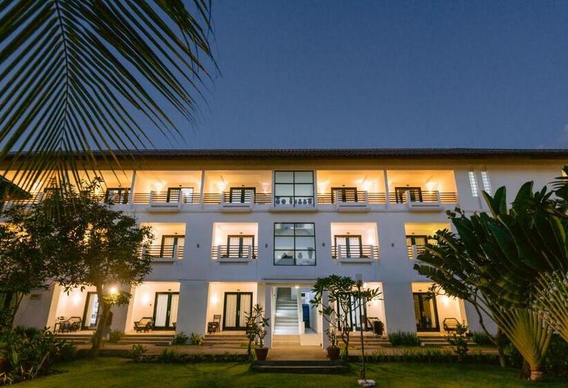 ホテル Legong Keraton Beach