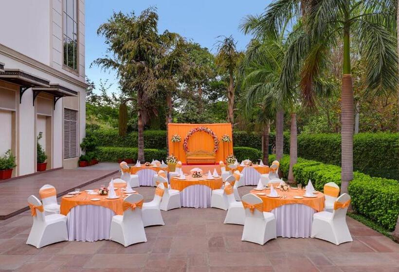 בית מלון כפרי Lemon Tree Premier 2, Gurugram