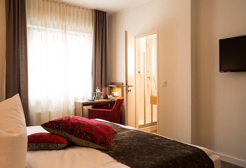 בית מלון כפרי Maingau