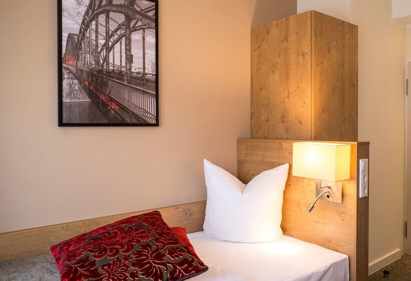 בית מלון כפרי Maingau