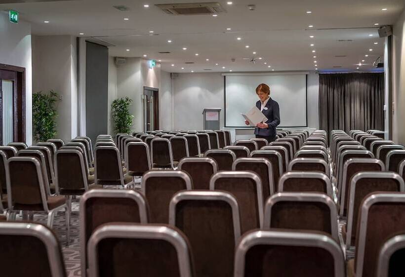 Maldron Hotel Dublin Airport