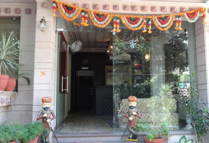 فندق Maya International