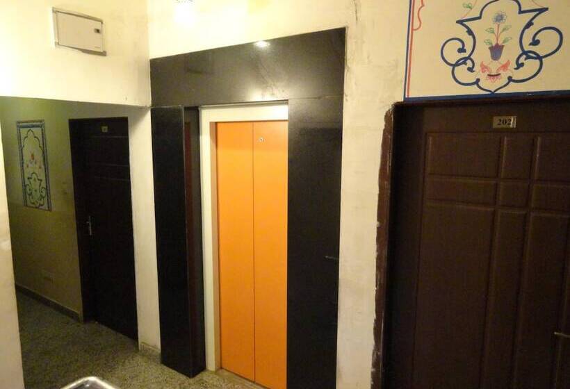 فندق Maya International