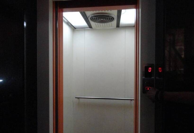 فندق Maya International