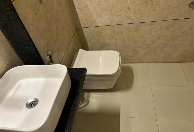 فندق Maya International