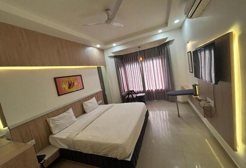 فندق Maya International