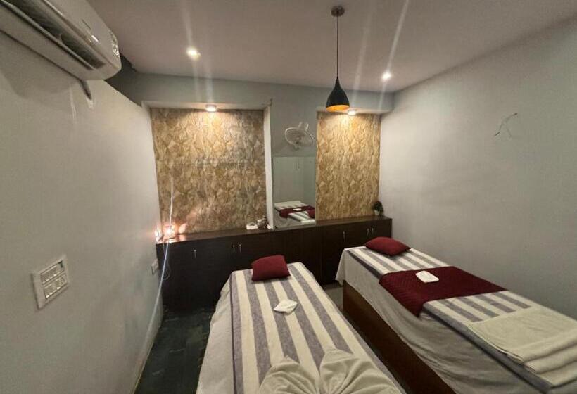 فندق Maya International