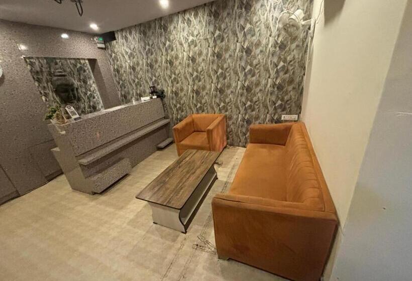 فندق Maya International