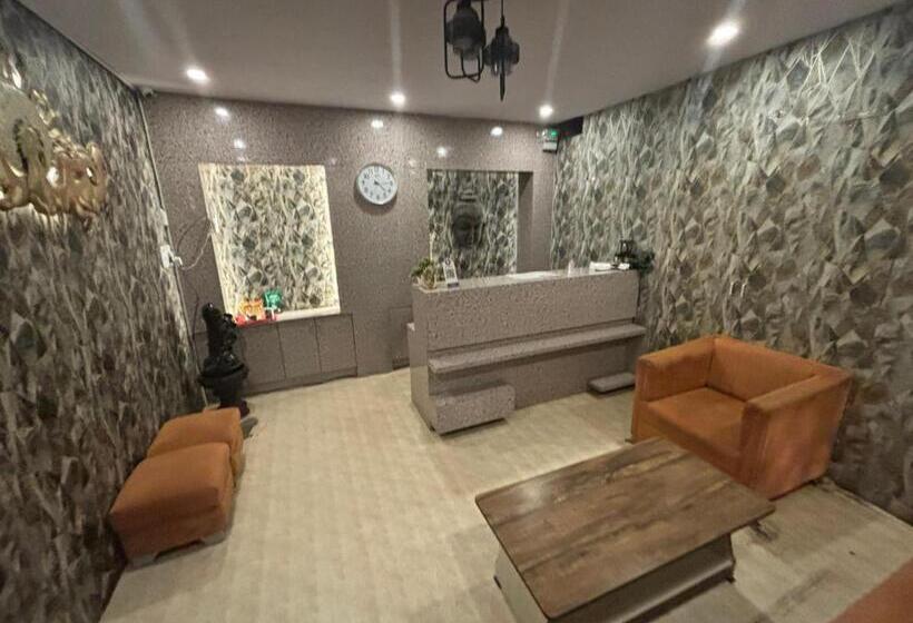 فندق Maya International