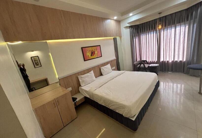 فندق Maya International