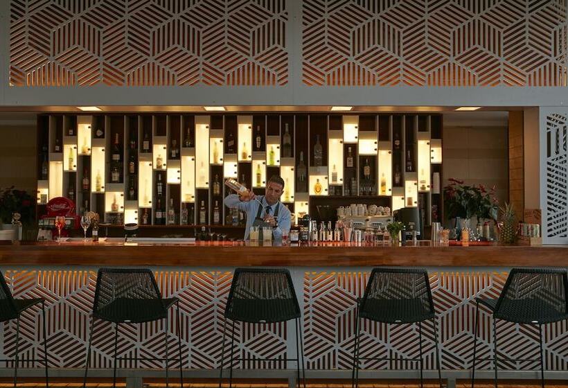 酒店 Minoa Palace Resort