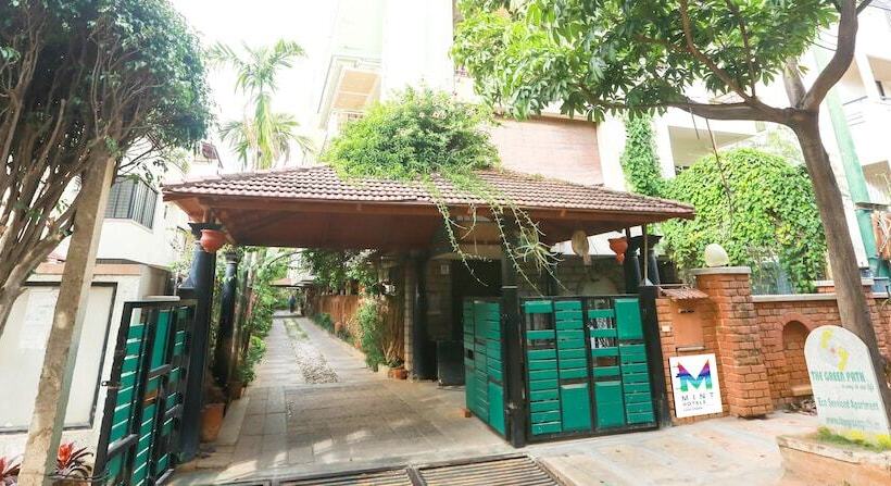 호텔 Mint Green Path